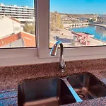With Panoramic Yacht Marina Views Apartament *
