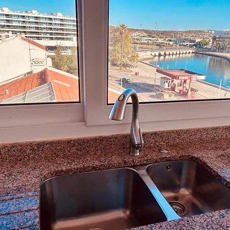 With Panoramic Yacht Marina Views Apartment *