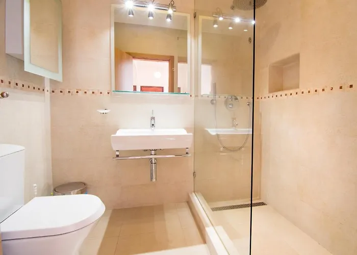 With Panoramic Yacht Marina Views Appartamento *
