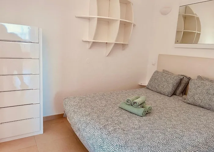 With Panoramic Yacht Marina Views Appartamento *