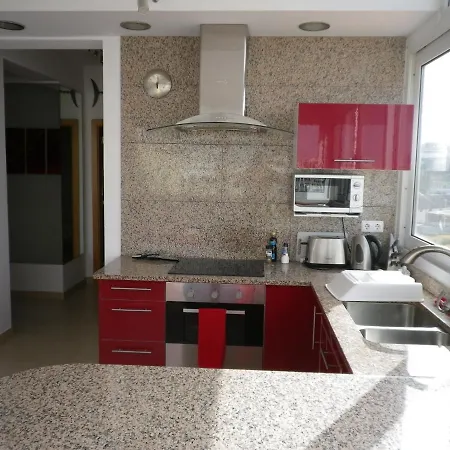 With Panoramic Yacht Marina Views 아파트 라고스