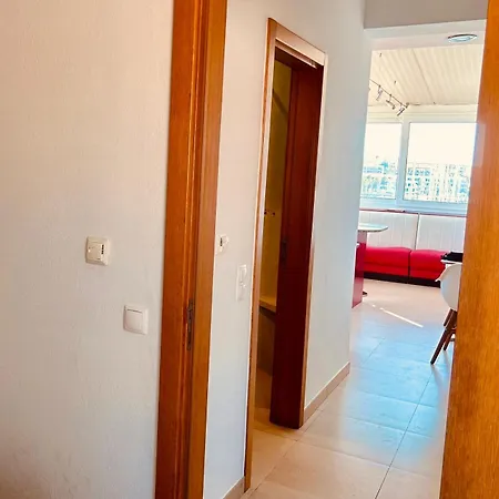 With Panoramic Yacht Marina Views 拉哥斯